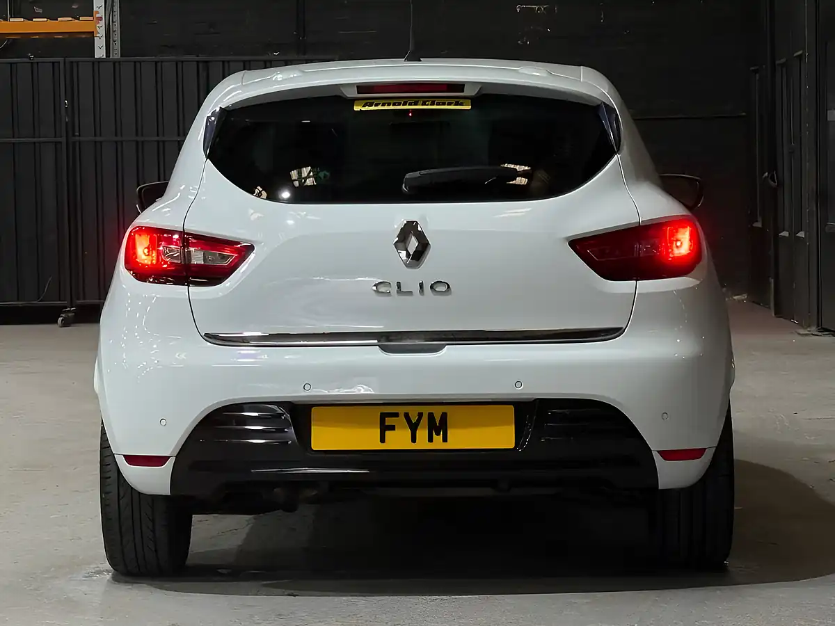 Used 2018 Renault Clio Iconic White - Interior and Exterior details 8