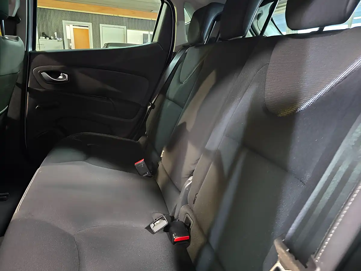Used 2018 Renault Clio Iconic White - Interior and Exterior details 12