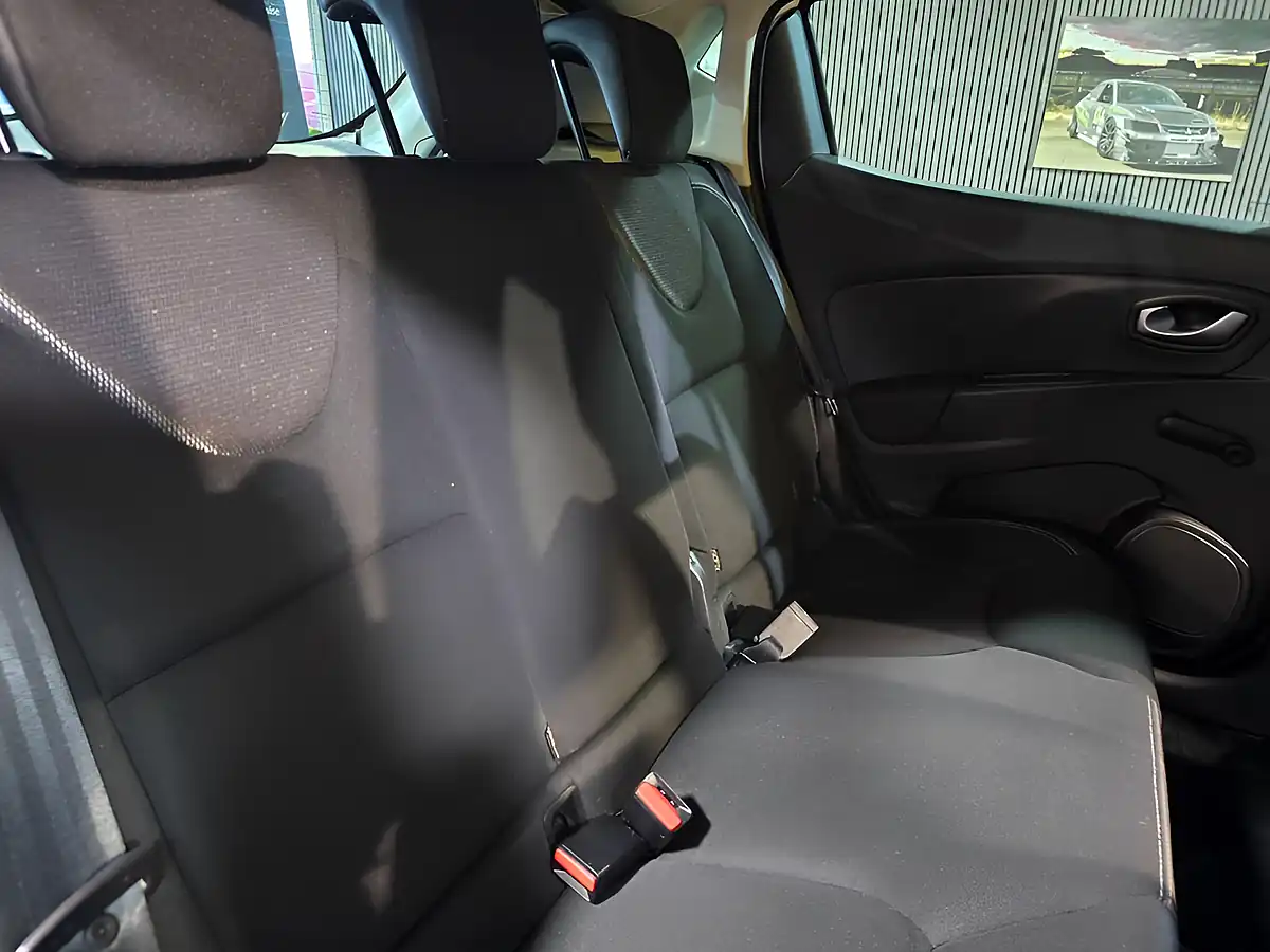 Used 2018 Renault Clio Iconic White - Interior and Exterior details 16