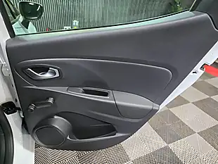 Used 2018 Renault Clio Iconic White - Interior and Exterior details 17