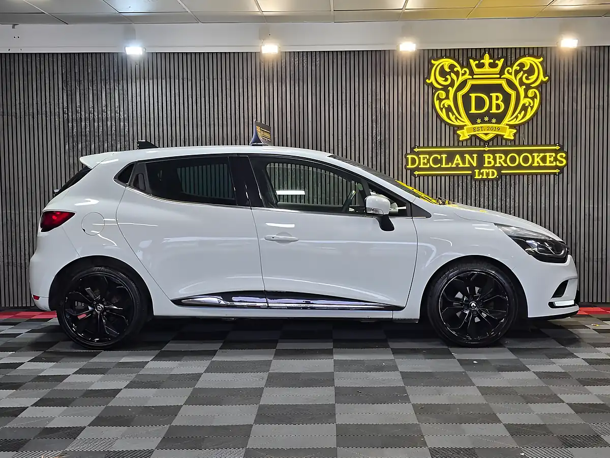 Used 2018 Renault Clio Iconic White - Interior and Exterior details 2