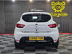 Used 2018 Renault Clio Iconic White - Interior and Exterior details 4