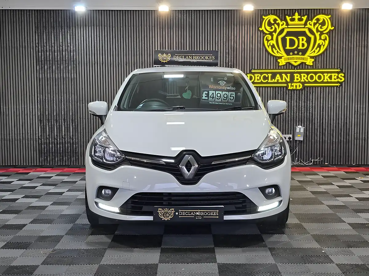 Used 2018 Renault Clio Iconic White - Interior and Exterior details 8