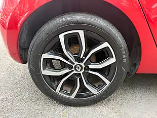 Used 2018 Renault Clio Play Red - Interior and Exterior details 11
