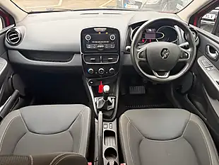 Used 2018 Renault Clio Play Red - Interior and Exterior details 17