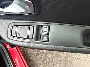 Used 2018 Renault Clio Play Red - Interior and Exterior details 18