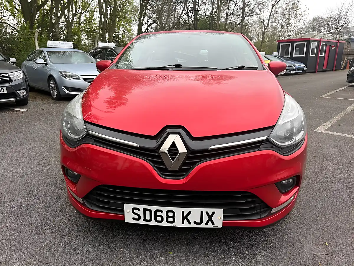 Used 2018 Renault Clio Play Red - Interior and Exterior details 2