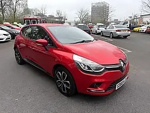 Used 2018 Renault Clio Play Red - Interior and Exterior details 9
