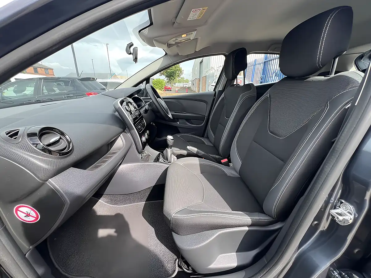 Used 2018 Renault Clio Play Titanium Grey Met - Interior and Exterior details 13