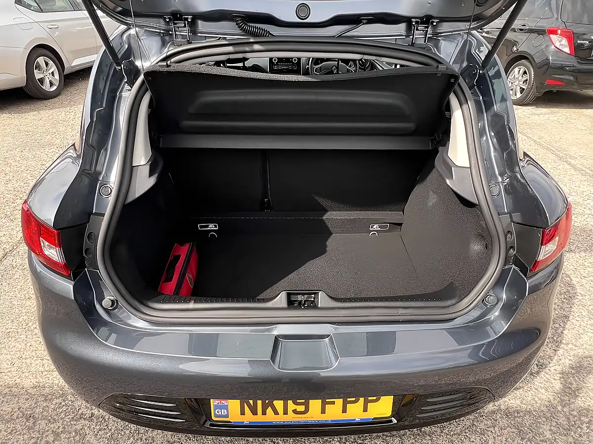 Used 2018 Renault Clio Play Titanium Grey Met - Interior and Exterior details 16