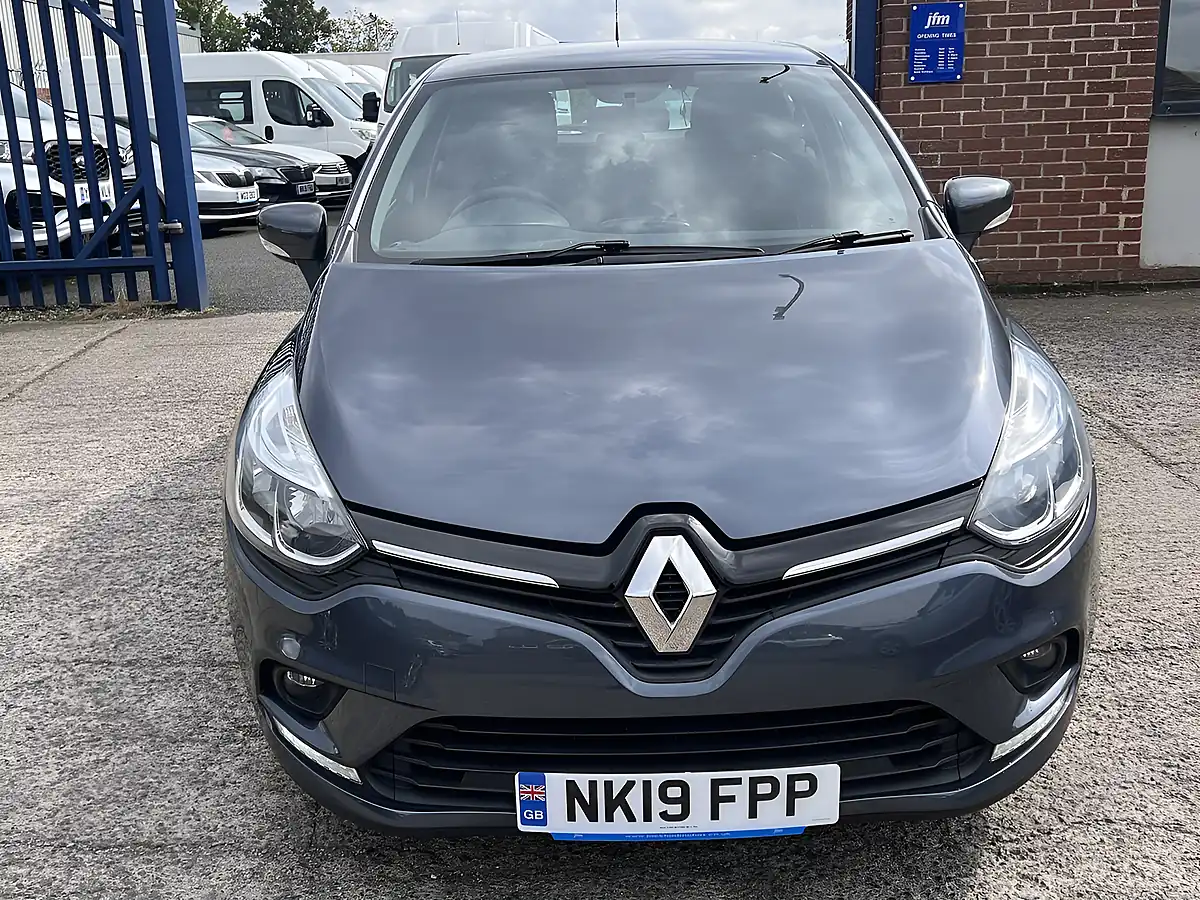 Used 2018 Renault Clio Play Titanium Grey Met - Interior and Exterior details 19
