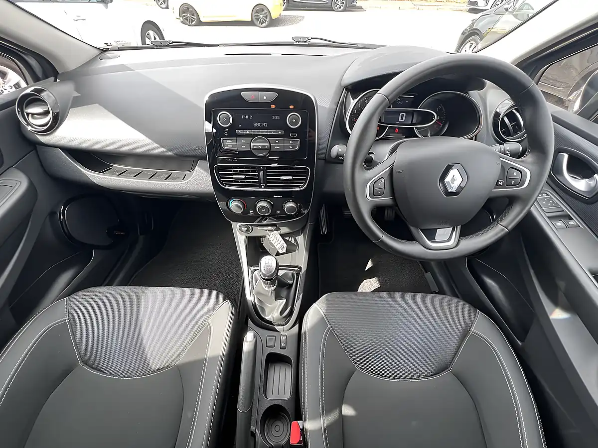 Used 2018 Renault Clio Play Titanium Grey Met - Interior and Exterior details 2