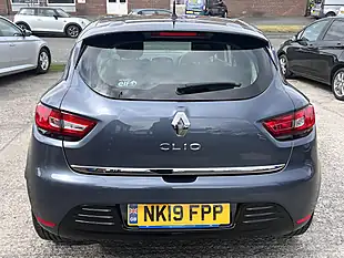 Used 2018 Renault Clio Play Titanium Grey Met - Interior and Exterior details 7