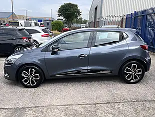 Used 2018 Renault Clio Play Titanium Grey Met - Interior and Exterior details 9