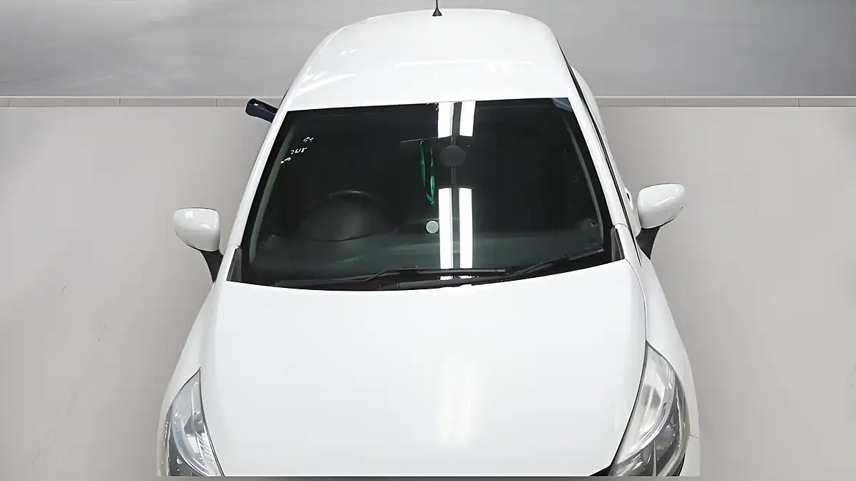 Used 2018 Renault Clio Play White - Interior and Exterior details 11