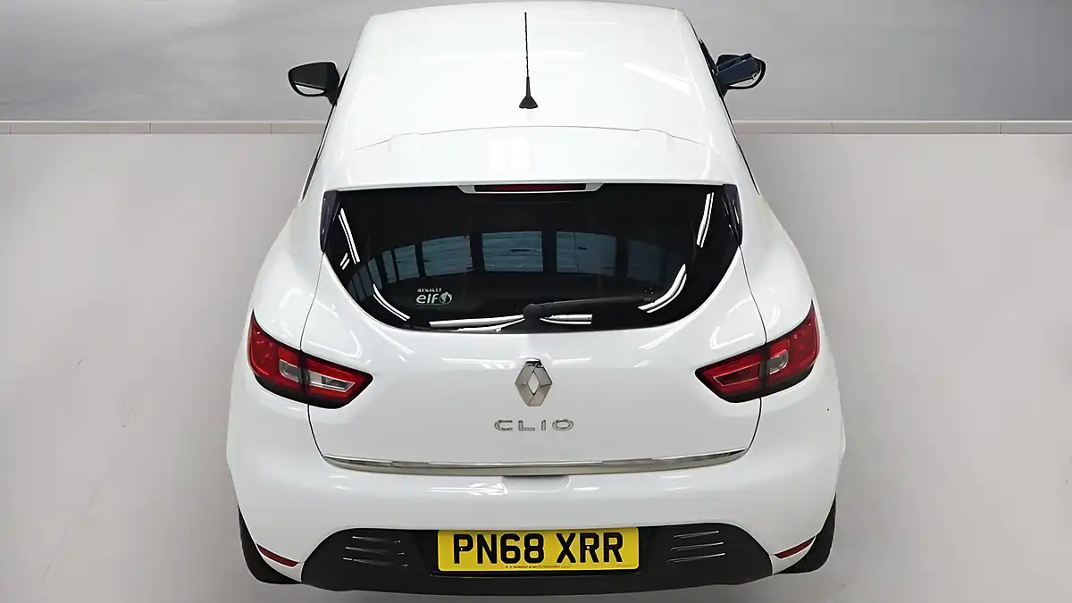 Used 2018 Renault Clio Play White - Interior and Exterior details 12