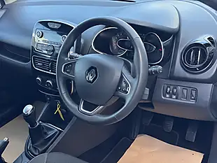 Used 2018 Renault Clio Play White - Interior and Exterior details 13