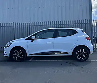 Used 2018 Renault Clio Play White - Interior and Exterior details 7