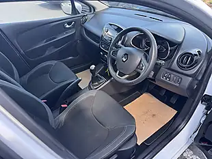 Used 2018 Renault Clio Play White - Interior and Exterior details 8