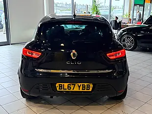 Used 2018 Renault Clio Signature Nav Black - Interior and Exterior details 10