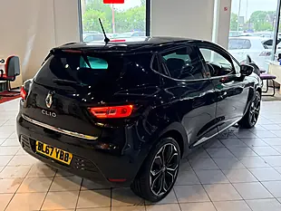 Used 2018 Renault Clio Signature Nav Black - Interior and Exterior details 11