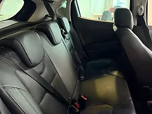 Used 2018 Renault Clio Signature Nav Black - Interior and Exterior details 13
