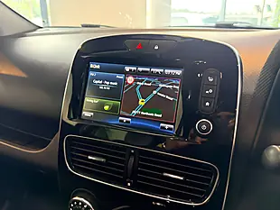 Used 2018 Renault Clio Signature Nav Black - Interior and Exterior details 16