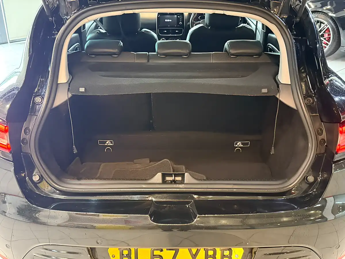 Used 2018 Renault Clio Signature Nav Black - Interior and Exterior details 9
