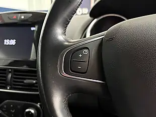 Used 2018 Renault Clio Signature Nav Mars Red - Interior and Exterior details 13