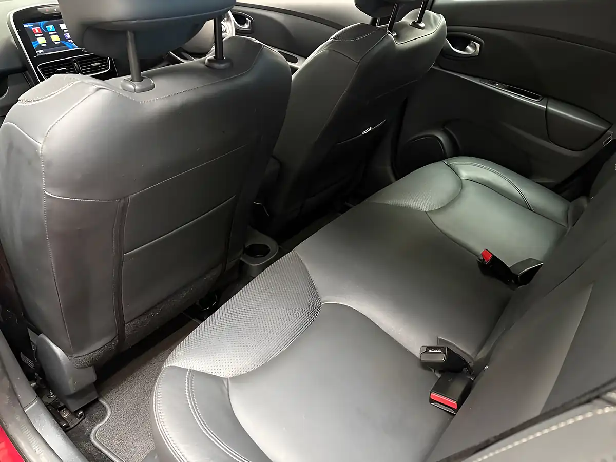 Used 2018 Renault Clio Signature Nav Mars Red - Interior and Exterior details 17