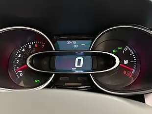 Used 2018 Renault Clio Signature Nav Mars Red - Interior and Exterior details 8