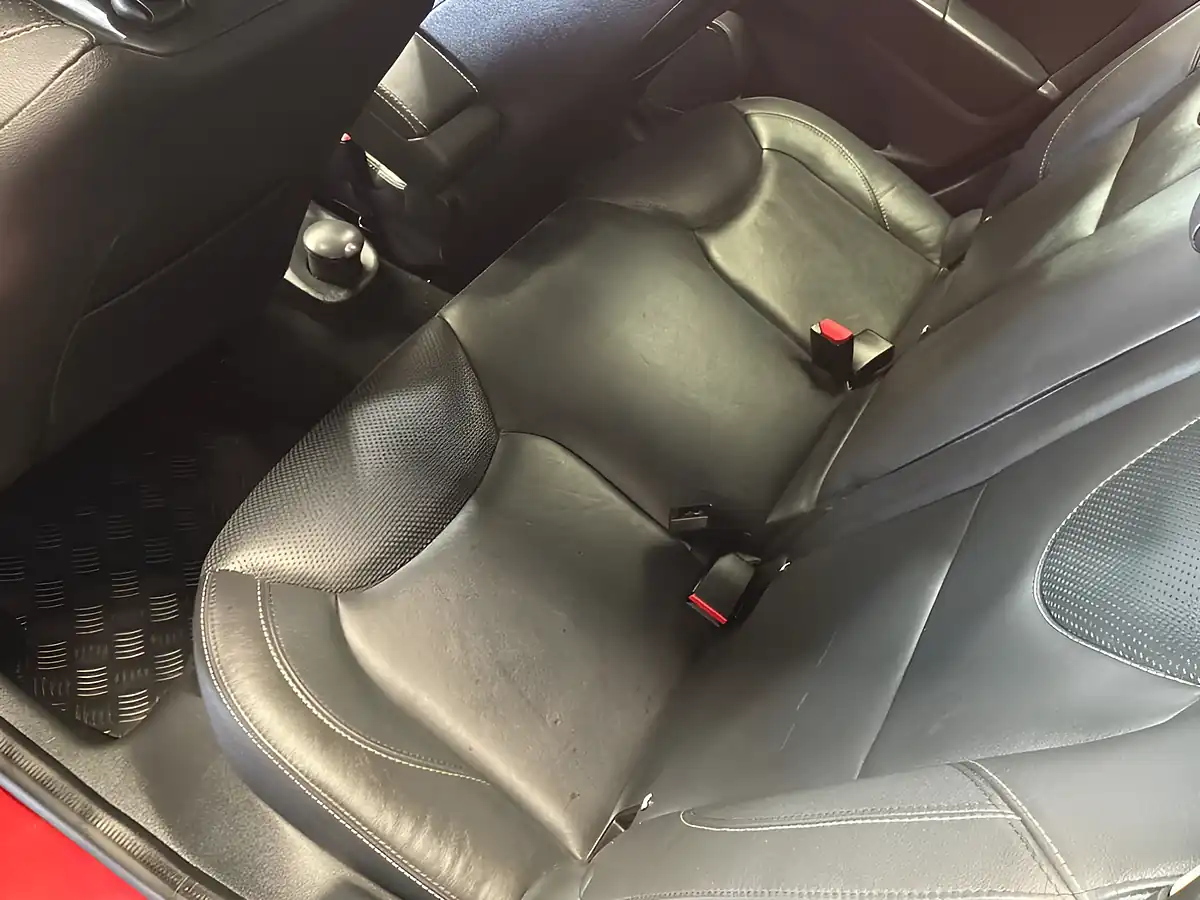 Used 2018 Renault Clio Signature Nav Red - Interior and Exterior details 11