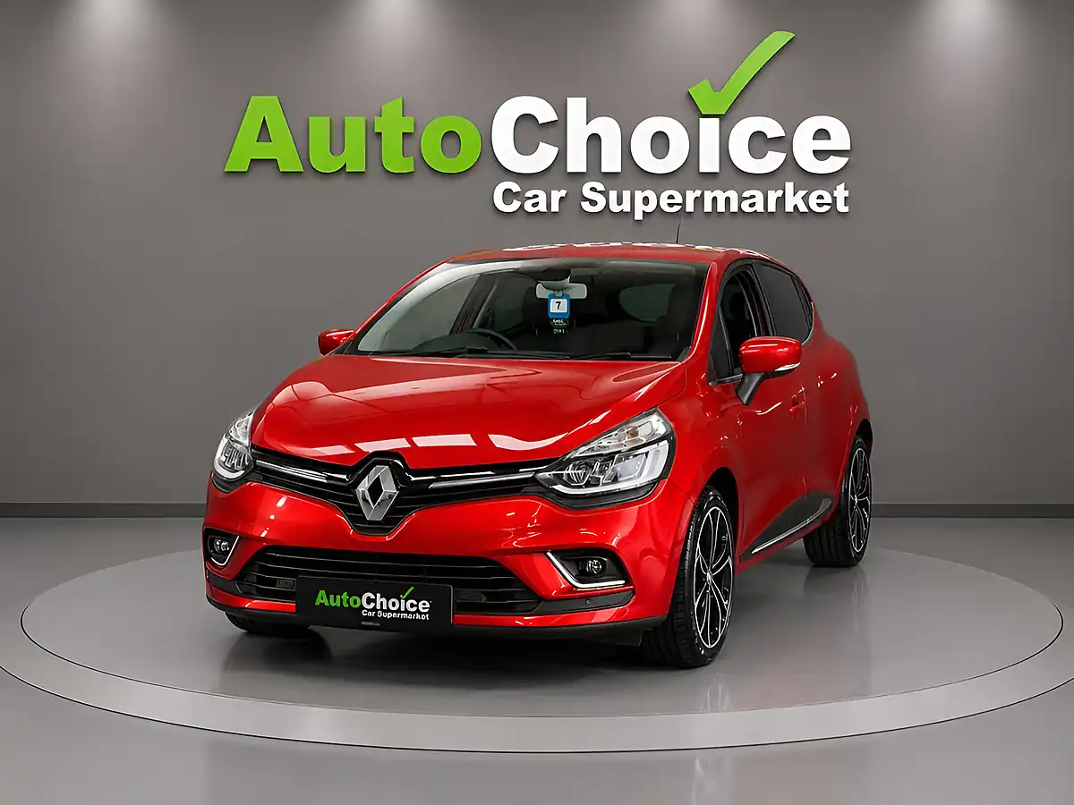 Used 2018 Renault Clio Signature Nav Red - Interior and Exterior details 3