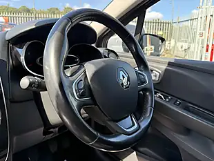 Used 2018 Renault Clio Signature Nav Titanium Grey - Interior and Exterior details 20