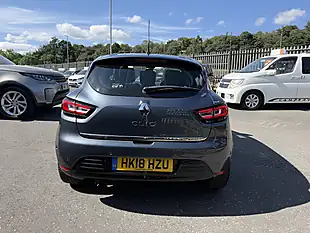 Used 2018 Renault Clio Signature Nav Titanium Grey - Interior and Exterior details 7