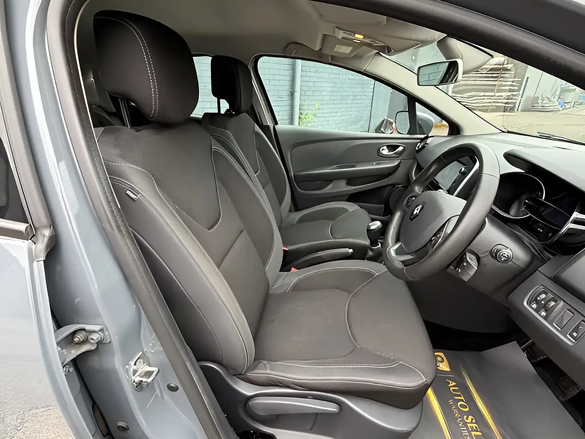 Used 2018 Renault Clio Urban Nav Special Grey - Interior and Exterior details 18