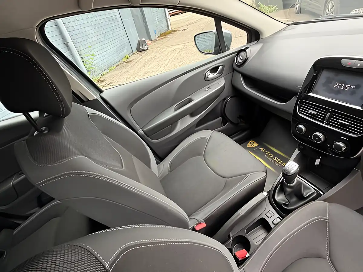 Used 2018 Renault Clio Urban Nav Special Grey - Interior and Exterior details 19