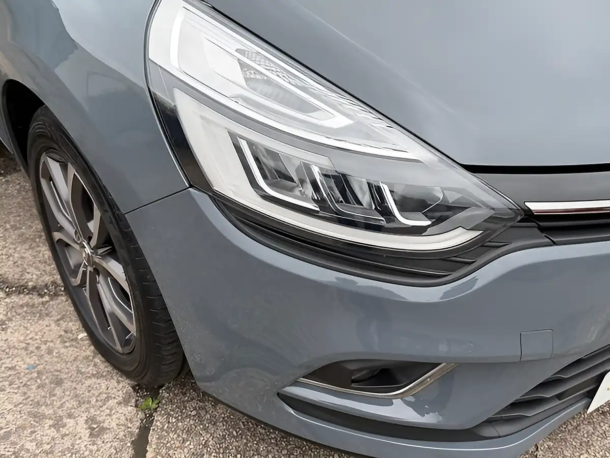 Used 2018 Renault Clio Urban Nav Special Grey - Interior and Exterior details 6