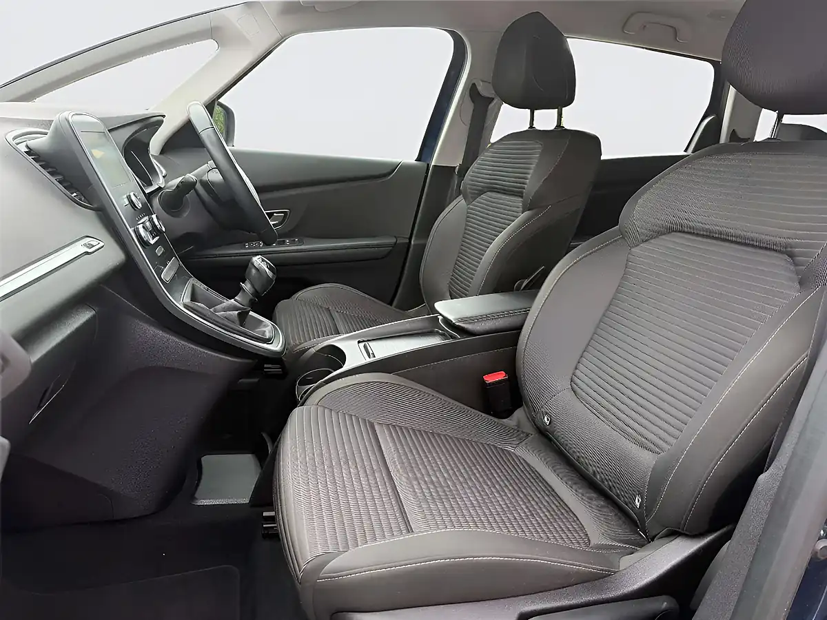 Used 2018 Renault Grand Scenic Dynamique Nav Blue - Interior and Exterior details 12