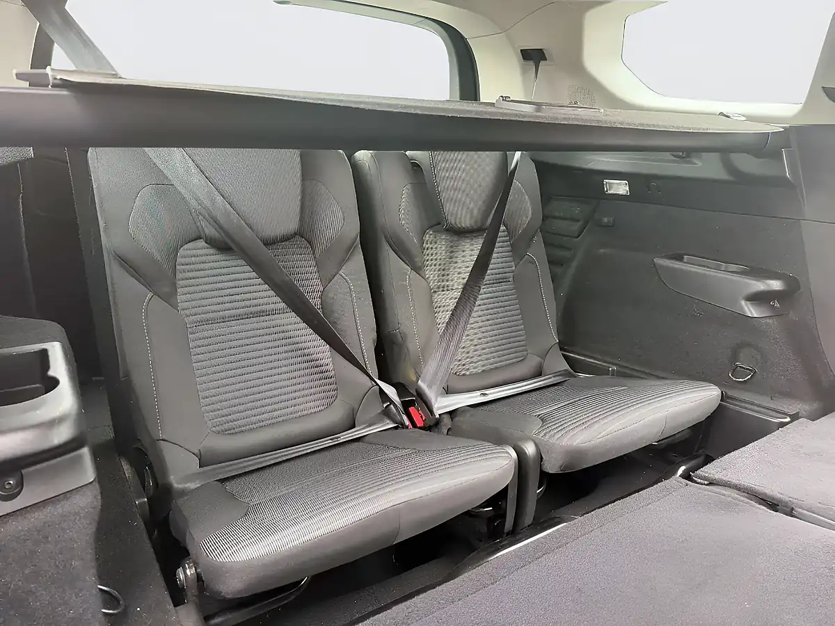 Used 2018 Renault Grand Scenic Dynamique Nav Blue - Interior and Exterior details 14