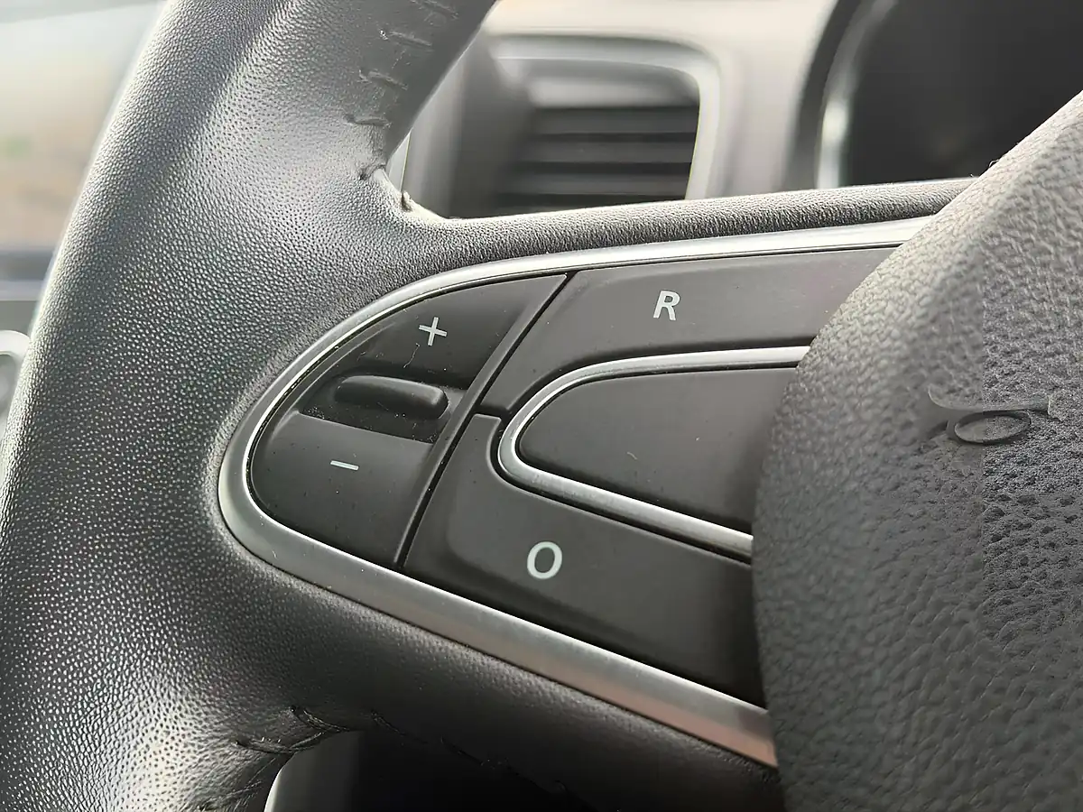 Used 2018 Renault Grand Scenic Dynamique Nav Blue - Interior and Exterior details 16