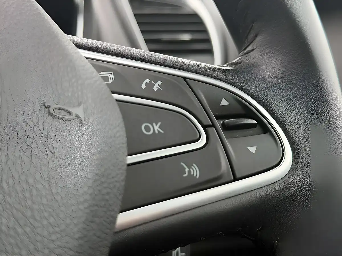 Used 2018 Renault Grand Scenic Dynamique Nav Blue - Interior and Exterior details 17