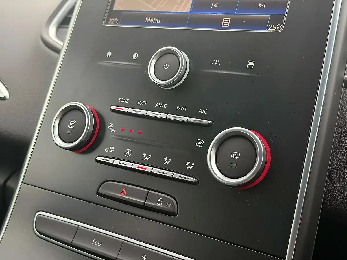 Used 2018 Renault Grand Scenic Dynamique Nav Blue - Interior and Exterior details 19