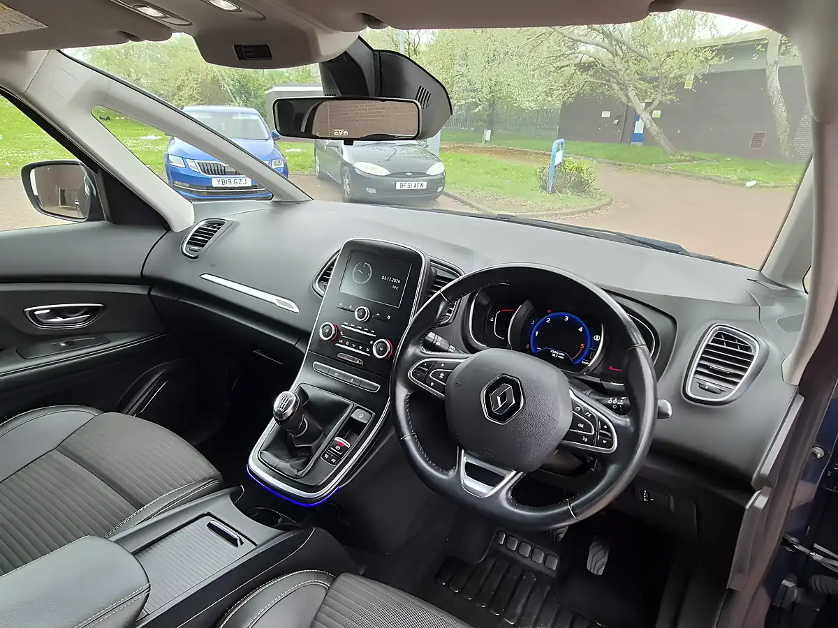 Used 2018 Renault Grand Scenic Dynamique Nav Cosmos Blue - Interior and Exterior details 16