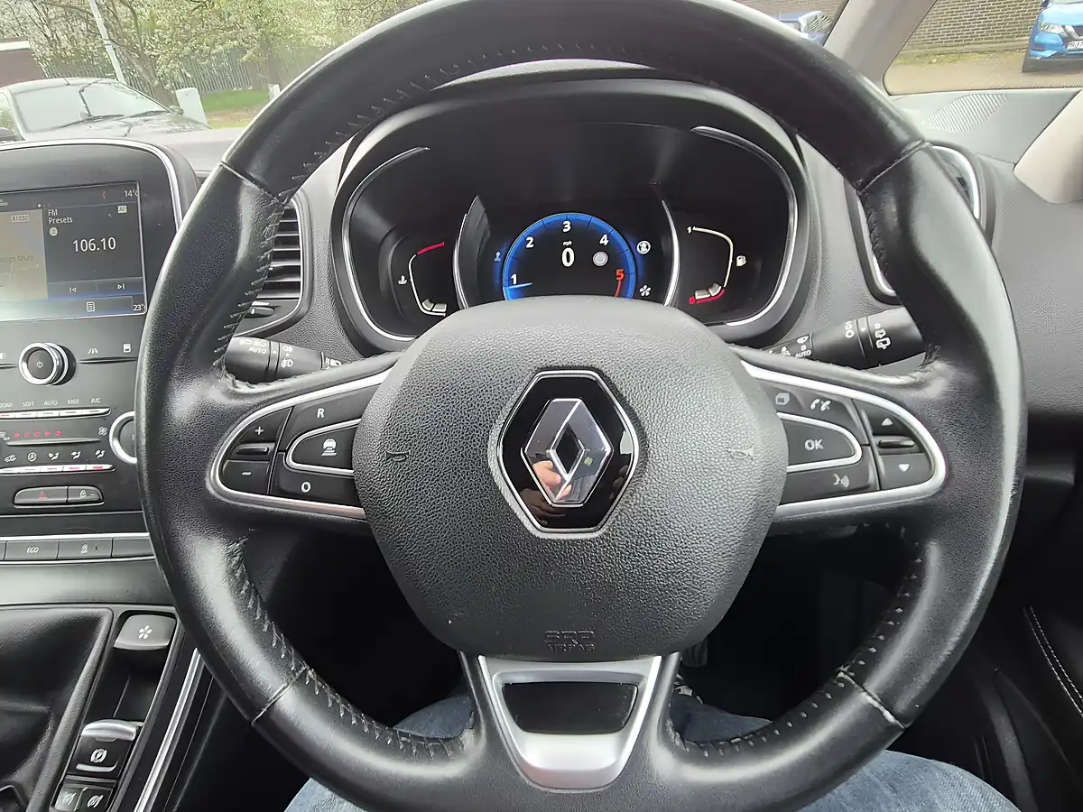 Used 2018 Renault Grand Scenic Dynamique Nav Cosmos Blue - Interior and Exterior details 19