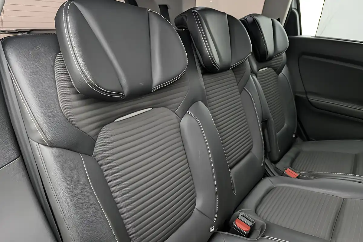 Used 2018 Renault Grand Scenic Dynamique Nav Silver - Interior and Exterior details 17