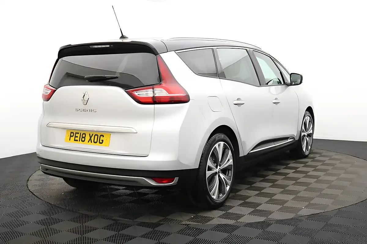 Used 2018 Renault Grand Scenic Dynamique Nav Silver - Interior and Exterior details 3