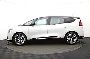 Used 2018 Renault Grand Scenic Dynamique Nav Silver - Interior and Exterior details 6