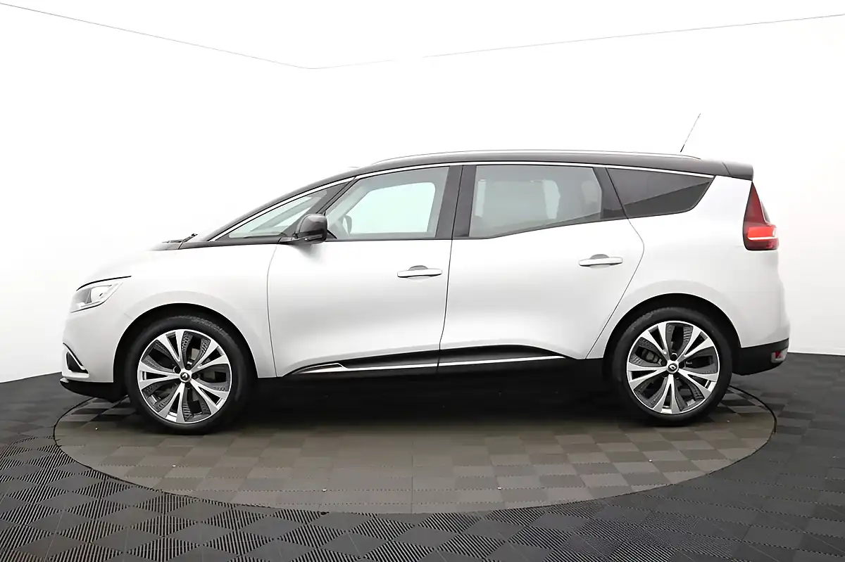 Used 2018 Renault Grand Scenic Dynamique Nav Silver - Interior and Exterior details 6