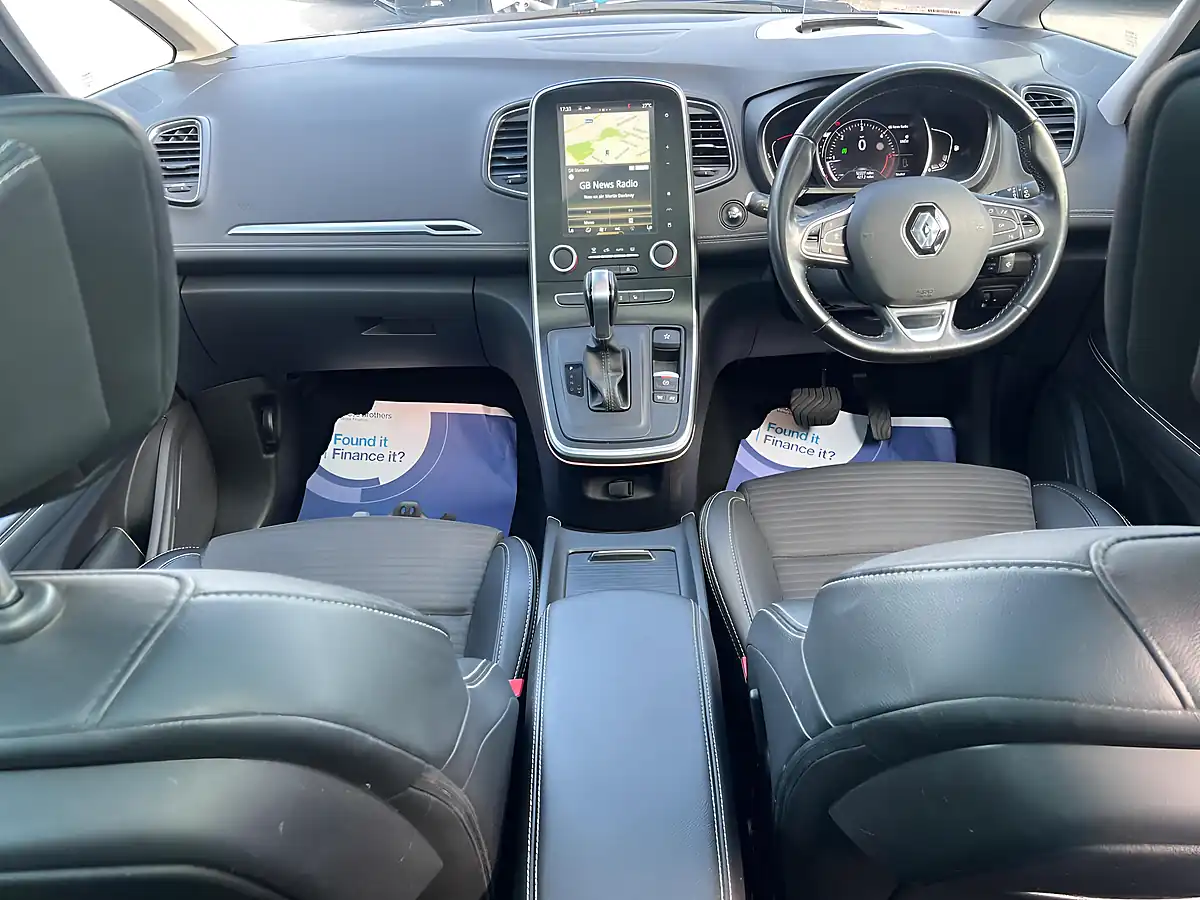 Used 2018 Renault Grand Scenic Dynamique S Nav Beige - Interior and Exterior details 9